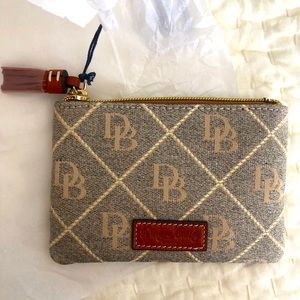 *NWT* Dooney & Bourke zip pouch/wallet-Never used